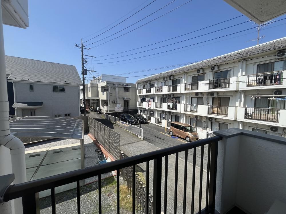 �y���]�z�@