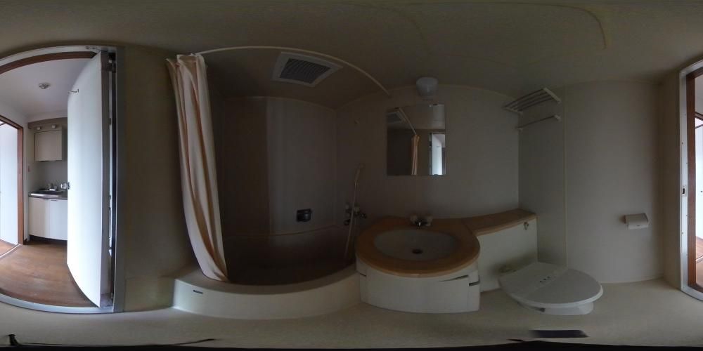 �o�X���[��