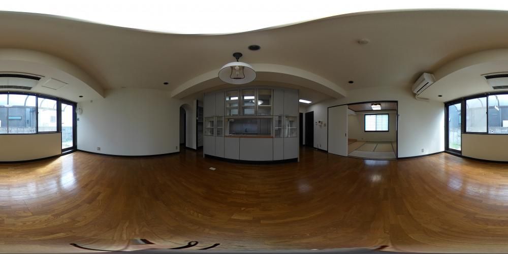 ���r���O