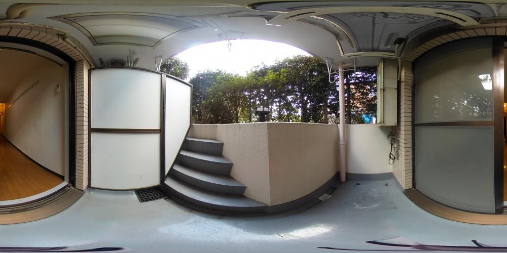 �o���R�j�[