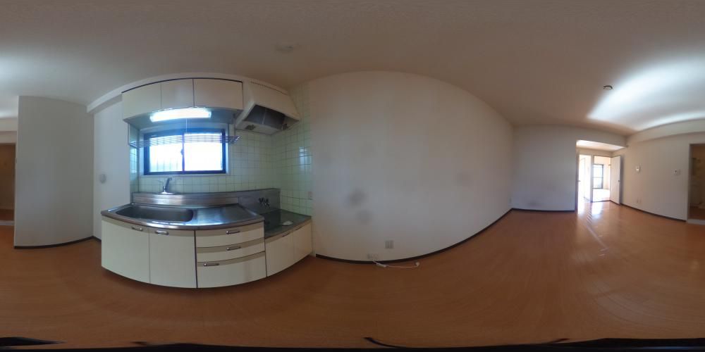 ���r���O