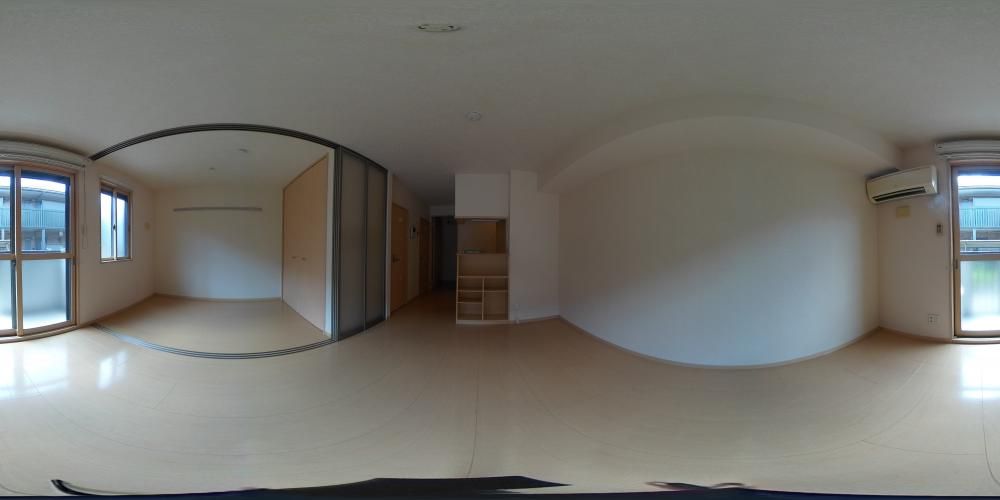 ���r���O