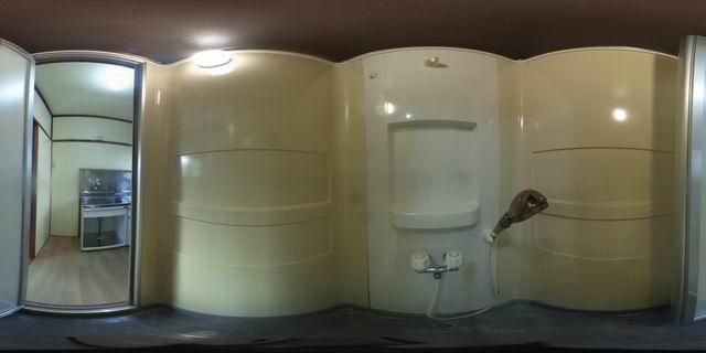 �o�X���[��