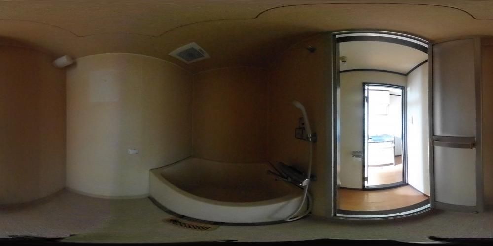 �o�X���[��