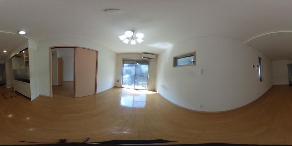 ���r���O